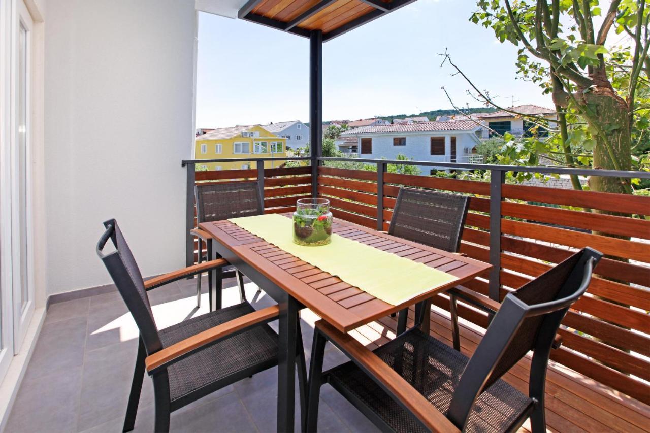 Santa Cruz Apartments Supetar Luaran gambar