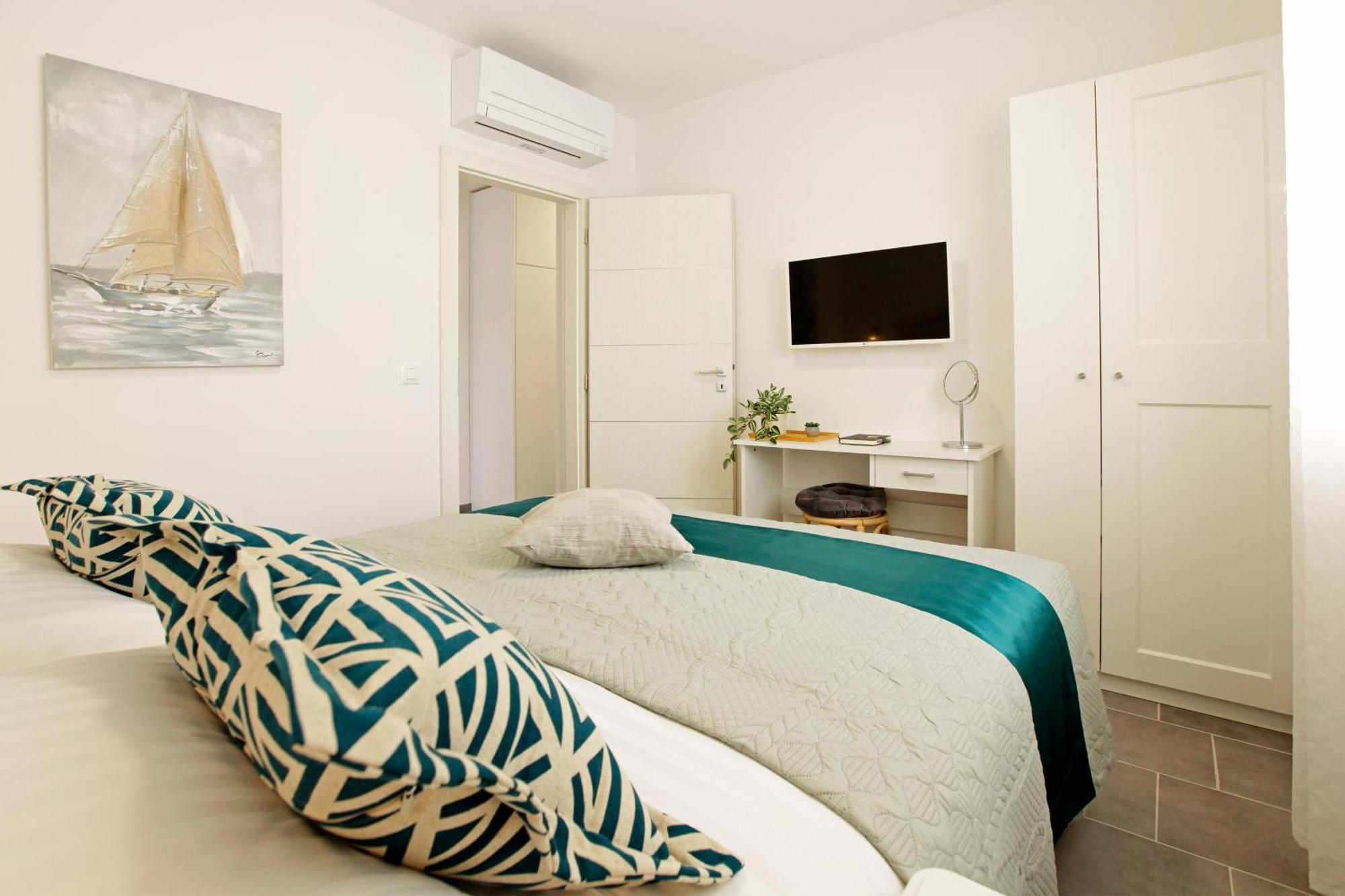 Santa Cruz Apartments Supetar Luaran gambar